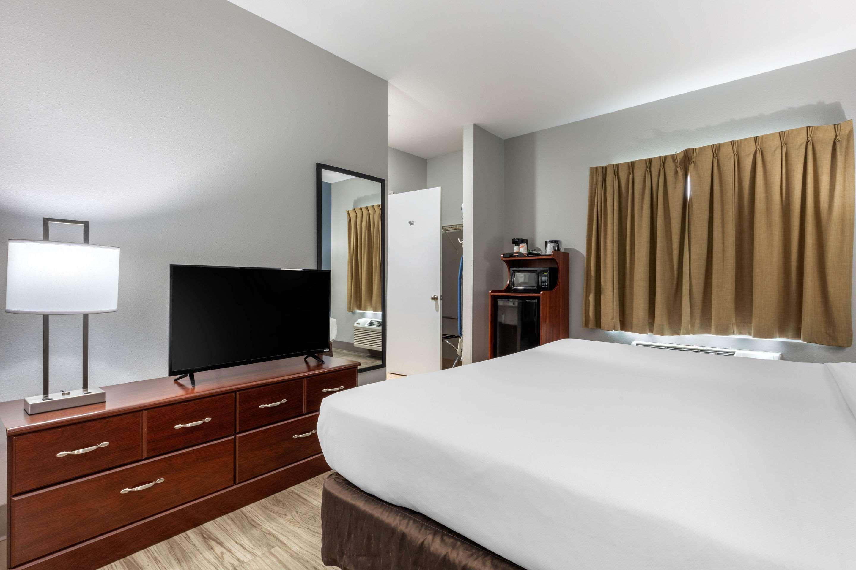 Quality Inn & Suites Demopolis Exterior photo